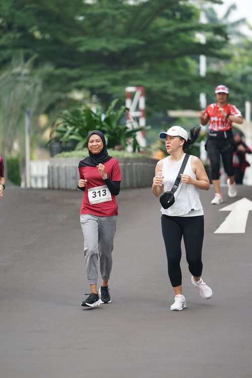 Race photo from Assurance Fun Run 2024