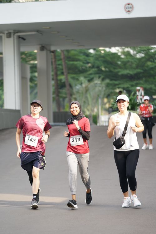 Race photo from Assurance Fun Run 2024