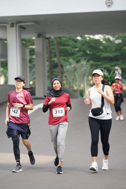 Race photo from Assurance Fun Run 2024