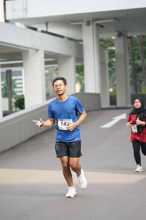 Race photo from Assurance Fun Run 2024