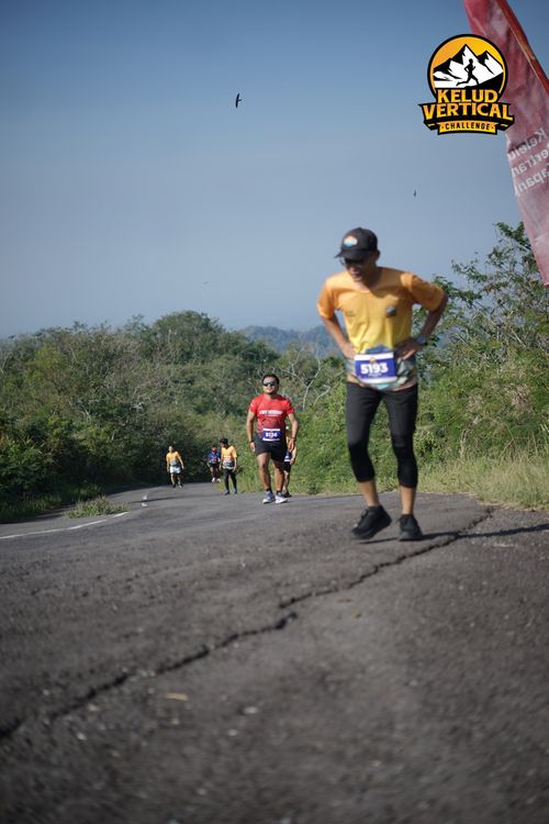 Race photo from Kelud Vertical Challenge 2024