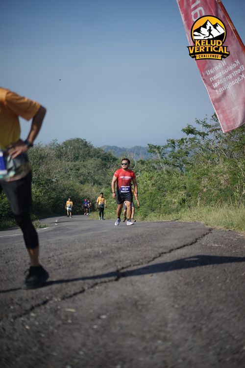 Race photo from Kelud Vertical Challenge 2024