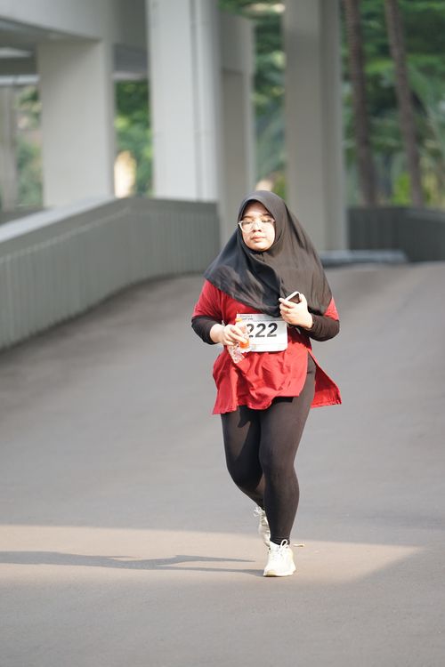Race photo from Assurance Fun Run 2024