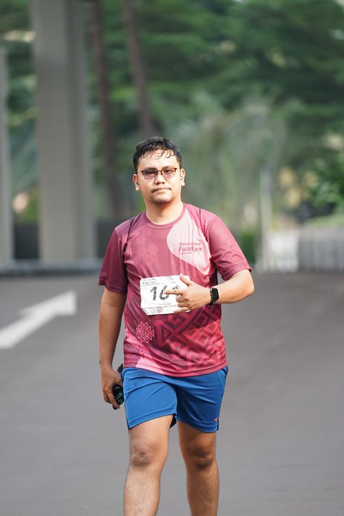 Race photo from Assurance Fun Run 2024