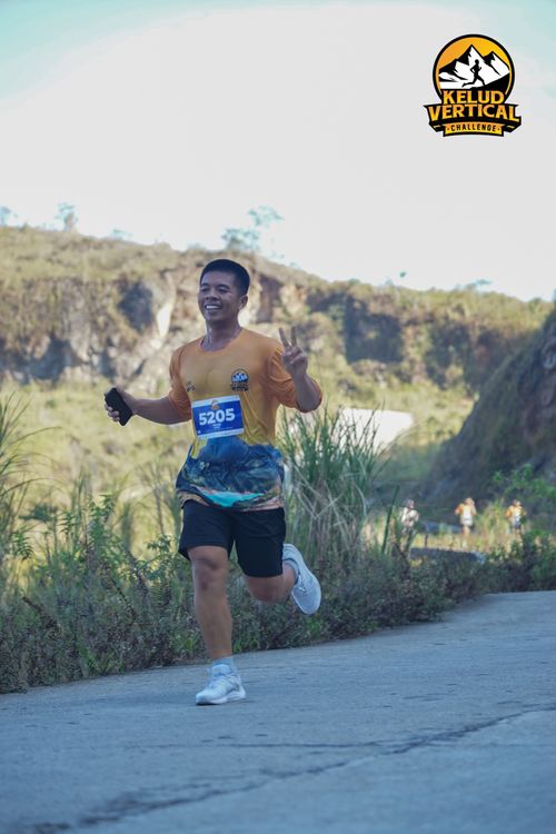 Race photo from Kelud Vertical Challenge 2024