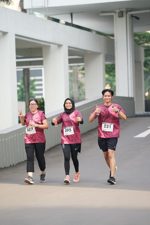 Race photo from Assurance Fun Run 2024
