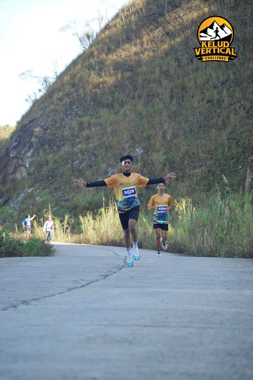 Race photo from Kelud Vertical Challenge 2024