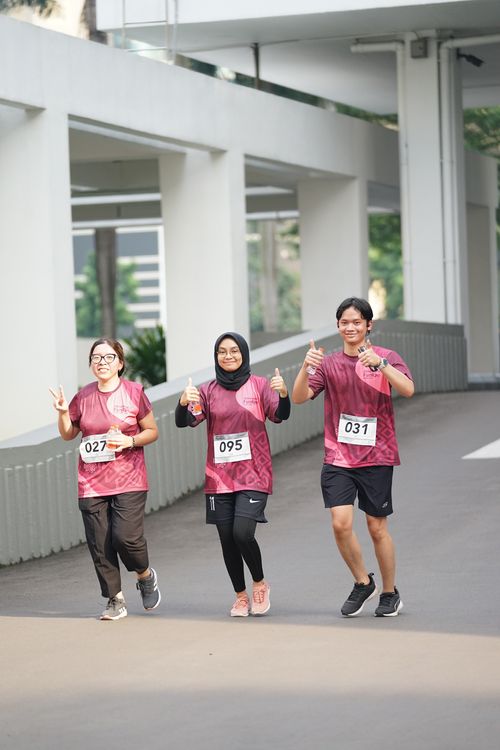 Race photo from Assurance Fun Run 2024