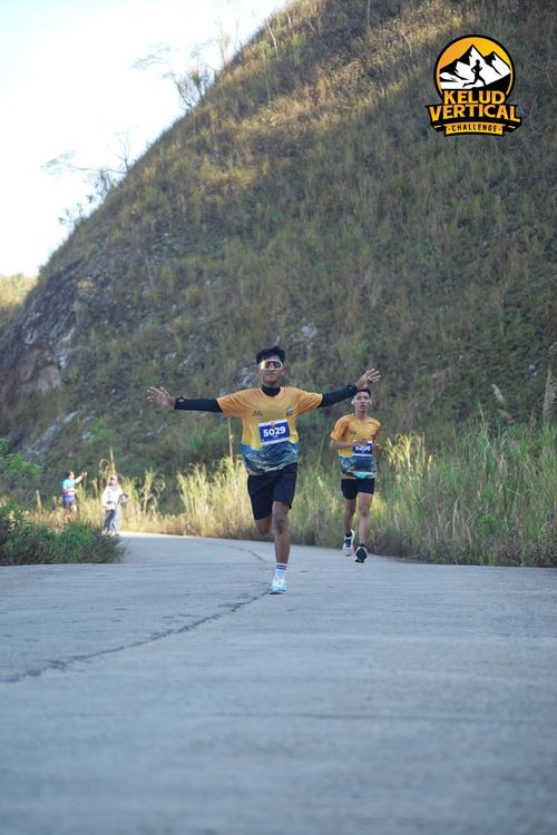 Race photo from Kelud Vertical Challenge 2024