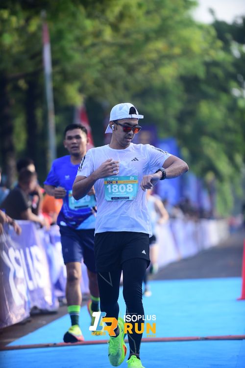 Race photo from Isoplus Run 2024 Surabaya