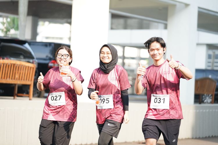 Race photo from Assurance Fun Run 2024