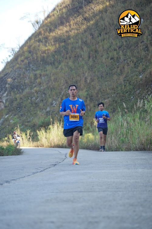 Race photo from Kelud Vertical Challenge 2024