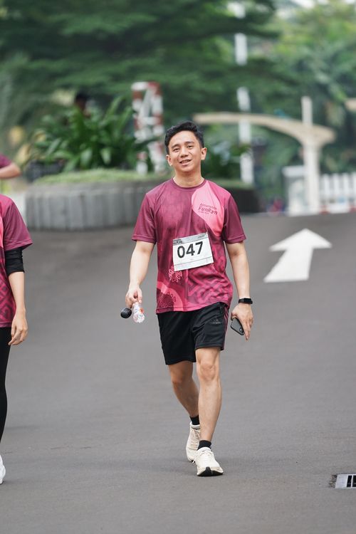 Race photo from Assurance Fun Run 2024