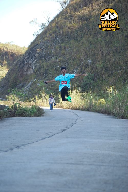 Race photo from Kelud Vertical Challenge 2024