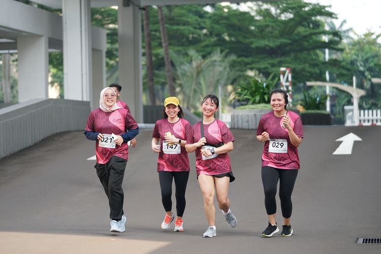 Race photo from Assurance Fun Run 2024