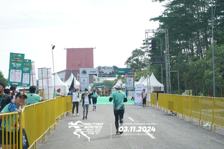 Race photo from Arutmin Borneo Run 2024