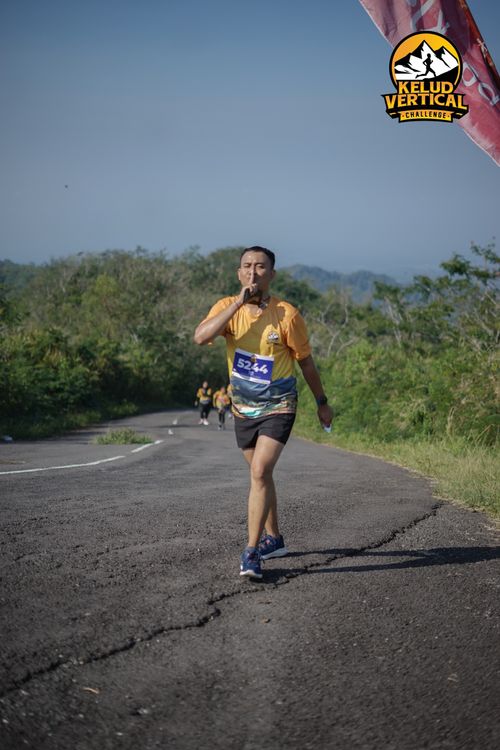 Race photo from Kelud Vertical Challenge 2024