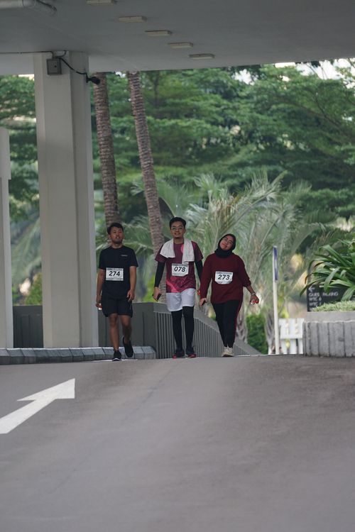 Race photo from Assurance Fun Run 2024