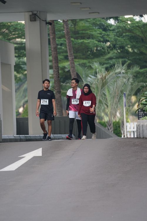 Race photo from Assurance Fun Run 2024