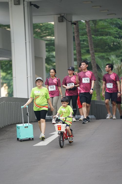 Race photo from Assurance Fun Run 2024