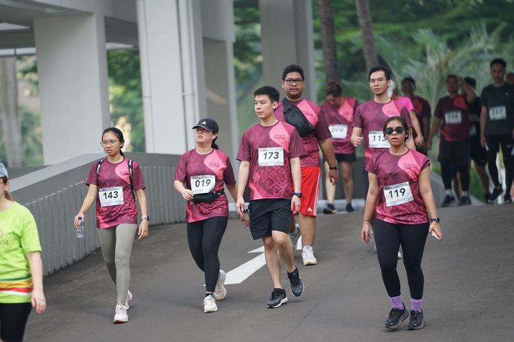 Race photo from Assurance Fun Run 2024