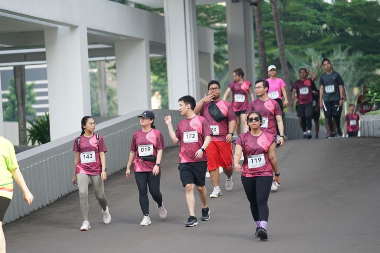 Race photo from Assurance Fun Run 2024