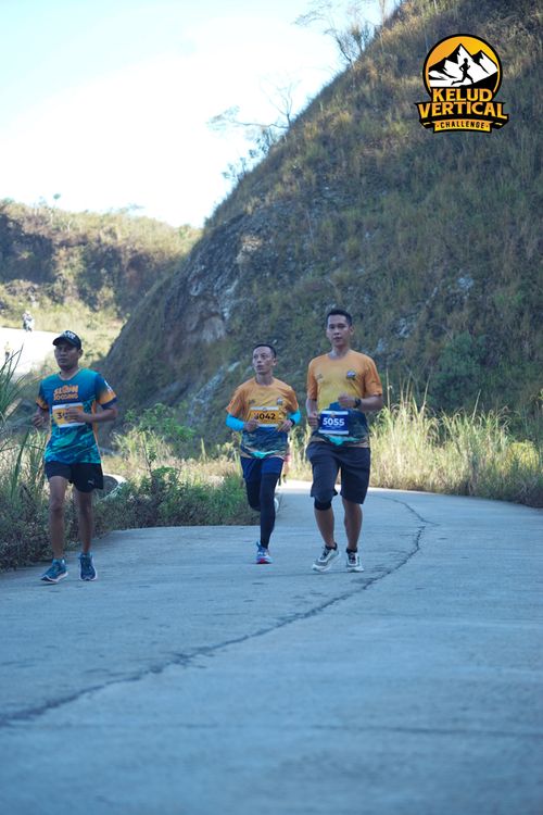 Race photo from Kelud Vertical Challenge 2024