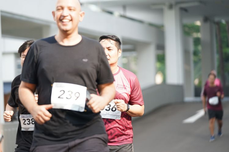 Race photo from Assurance Fun Run 2024