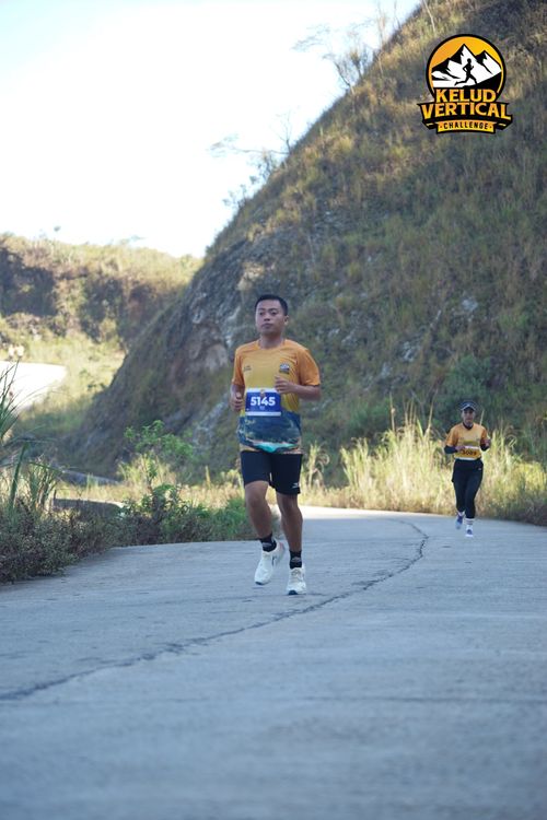 Race photo from Kelud Vertical Challenge 2024