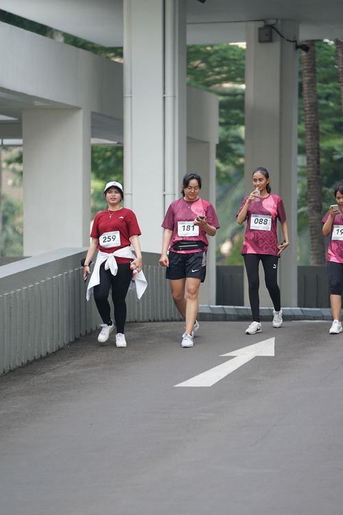 Race photo from Assurance Fun Run 2024
