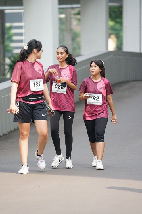 Race photo from Assurance Fun Run 2024