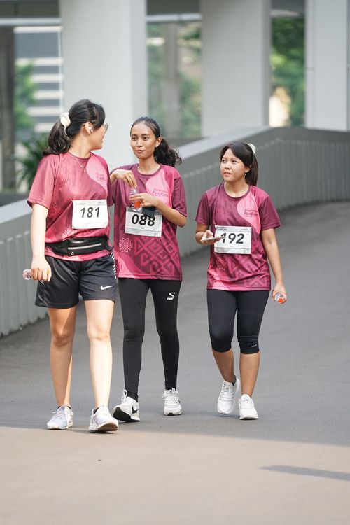 Race photo from Assurance Fun Run 2024
