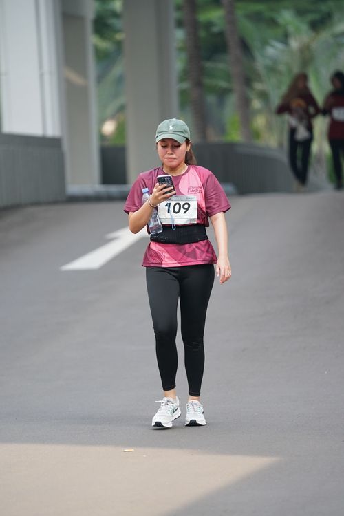 Race photo from Assurance Fun Run 2024