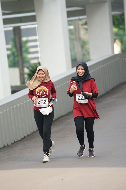 Race photo from Assurance Fun Run 2024