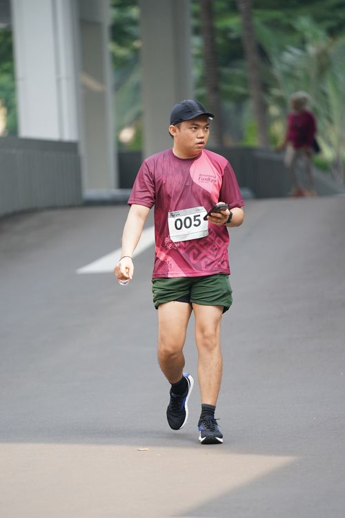 Race photo from Assurance Fun Run 2024