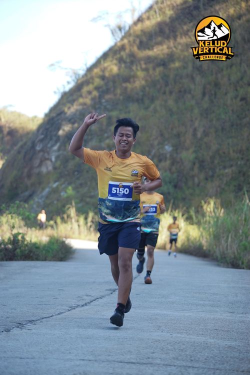 Race photo from Kelud Vertical Challenge 2024
