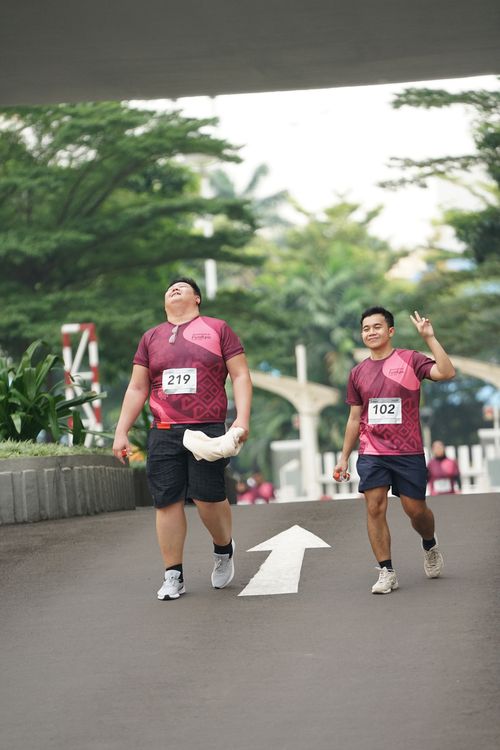 Race photo from Assurance Fun Run 2024