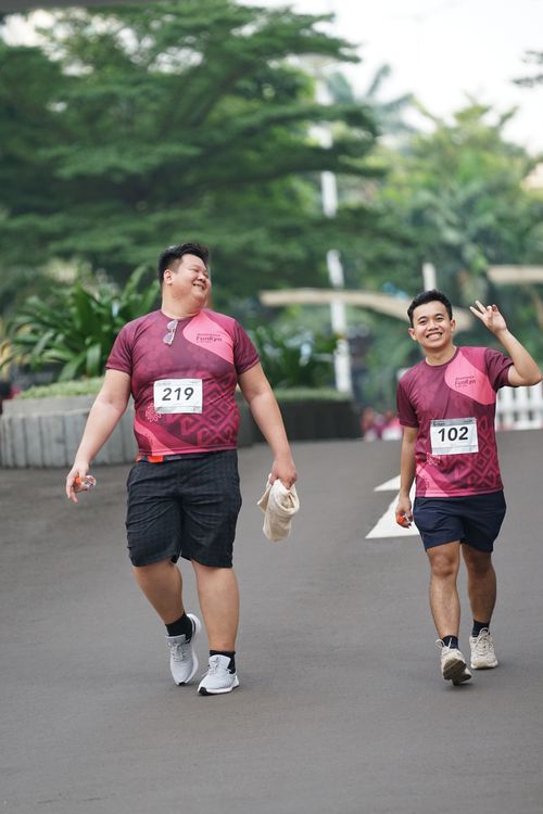 Race photo from Assurance Fun Run 2024
