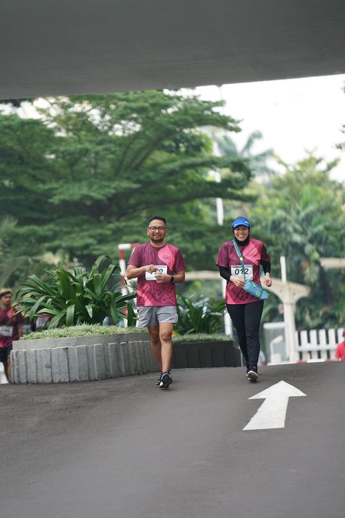 Race photo from Assurance Fun Run 2024