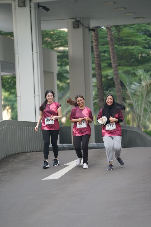 Race photo from Assurance Fun Run 2024