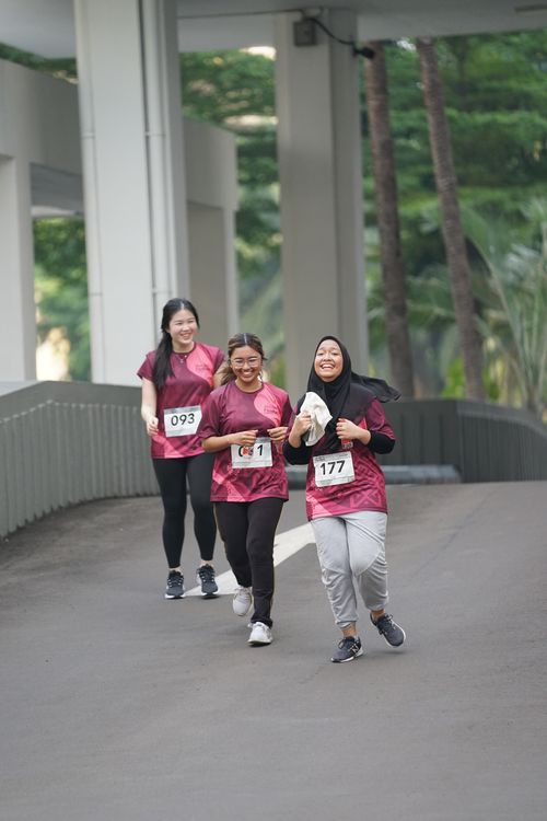 Race photo from Assurance Fun Run 2024