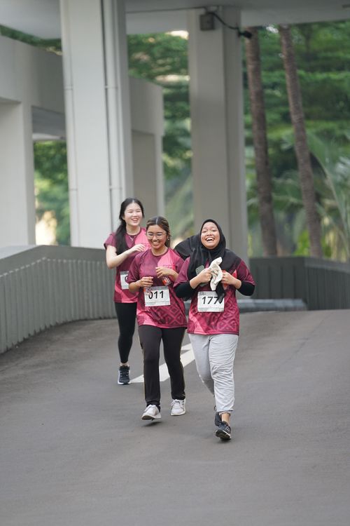 Race photo from Assurance Fun Run 2024