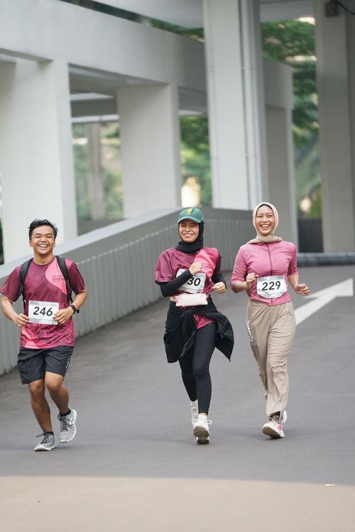 Race photo from Assurance Fun Run 2024