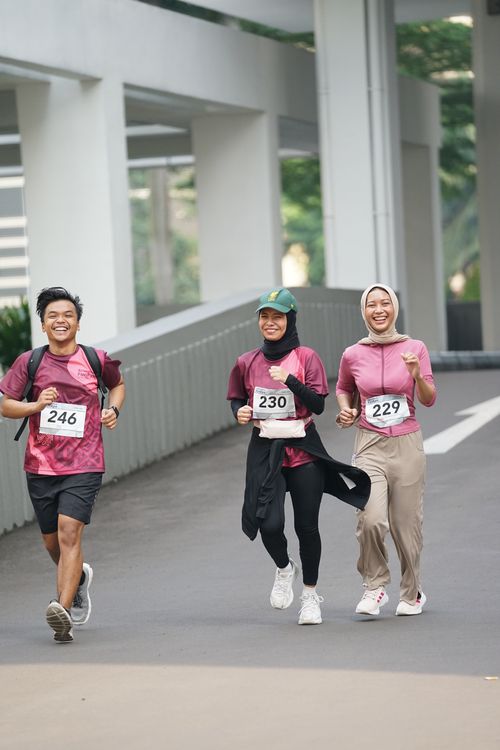 Race photo from Assurance Fun Run 2024
