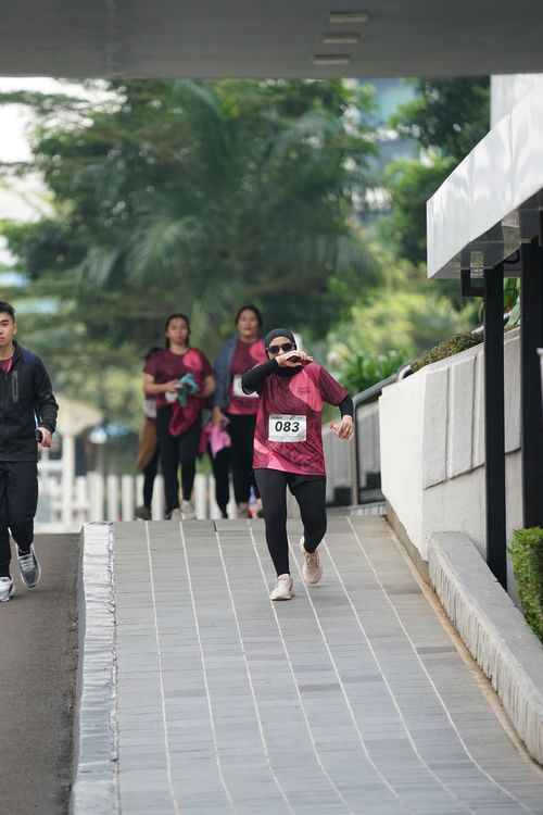 Race photo from Assurance Fun Run 2024