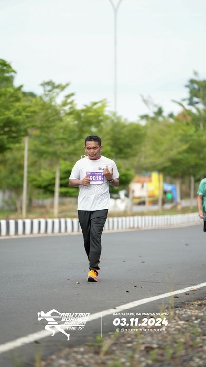 Race photo from Arutmin Borneo Run 2024