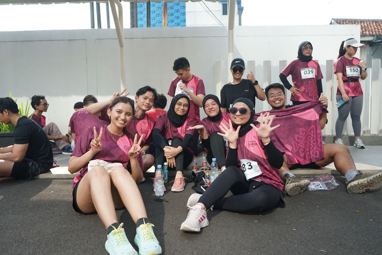 Race photo from Assurance Fun Run 2024