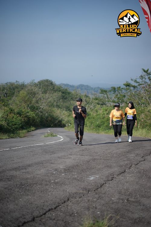 Race photo from Kelud Vertical Challenge 2024