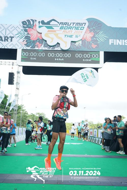 Race photo from Arutmin Borneo Run 2024