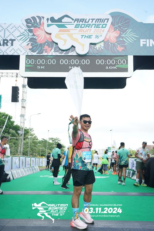 Race photo from Arutmin Borneo Run 2024